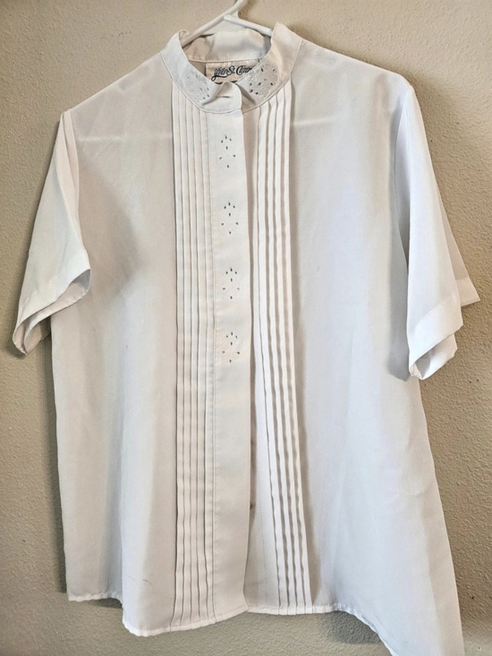 Yves St Clair White Pleated Button-Down Size Medium